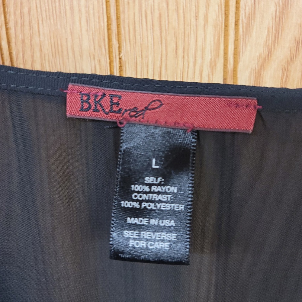 BKE Red Womens V-Neck Mixed Media Sheer Back Tunic Top Grey Black Large - Picture 4 of 5